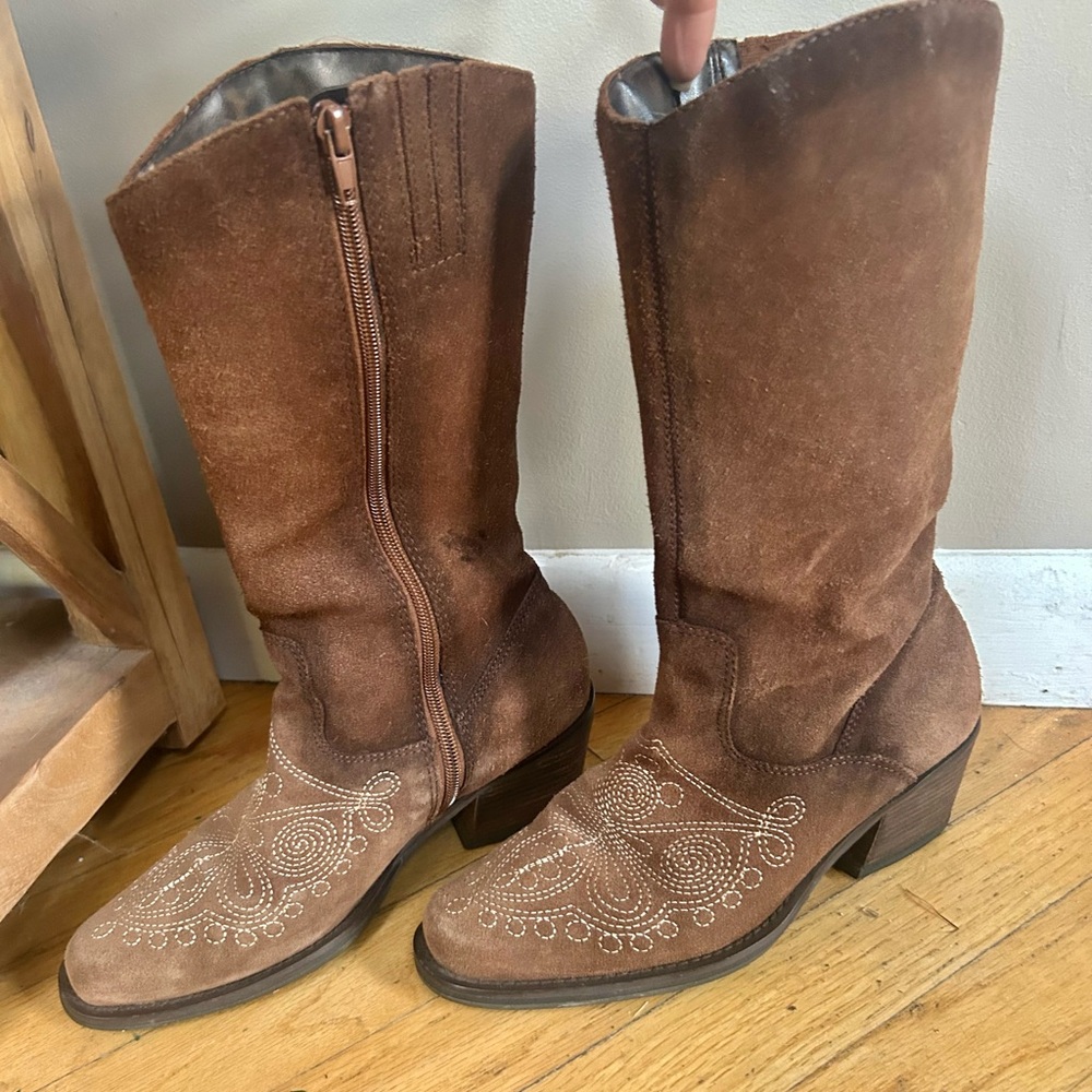 Dr. Scholl’s Lasso Brown Suede Cowboy Boots